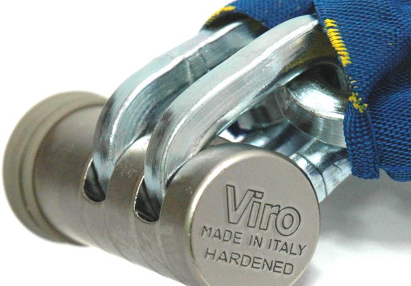 A Viro chain with half-square link cross-section.